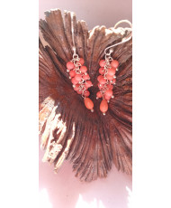 Pendientes con coral rosa, hechos a mano en forma de racimo, largos, colgantes  con plata .925