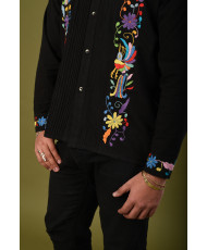 Guayabera Negra Bordada Otomí Artesanal