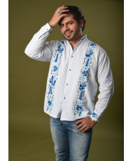 Guayabera Blanca Bordada Otomí Azul para Caballero