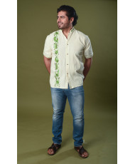 Guayabera Natural Bordada Otomí Verde Manga Corta