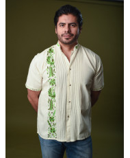 Guayabera Natural Bordada Otomí Verde Manga Corta
