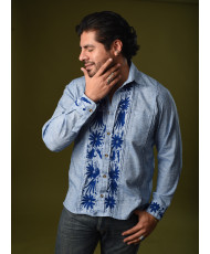 Guayabera de Lino Azul Jaspeado Bordada Otomí