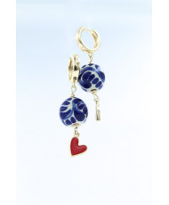 arete con dije de corazón