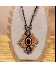 Collar artesanal con cuarzo amatista