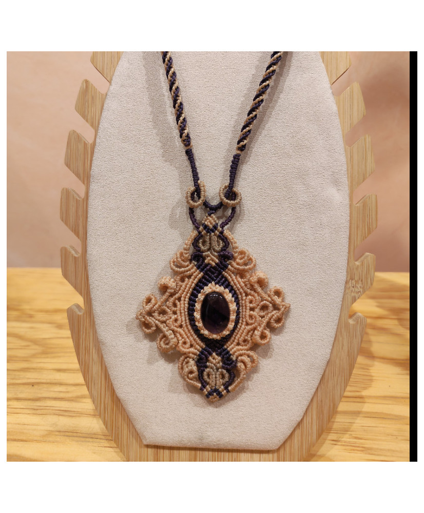 Collar artesanal con cuarzo amatista