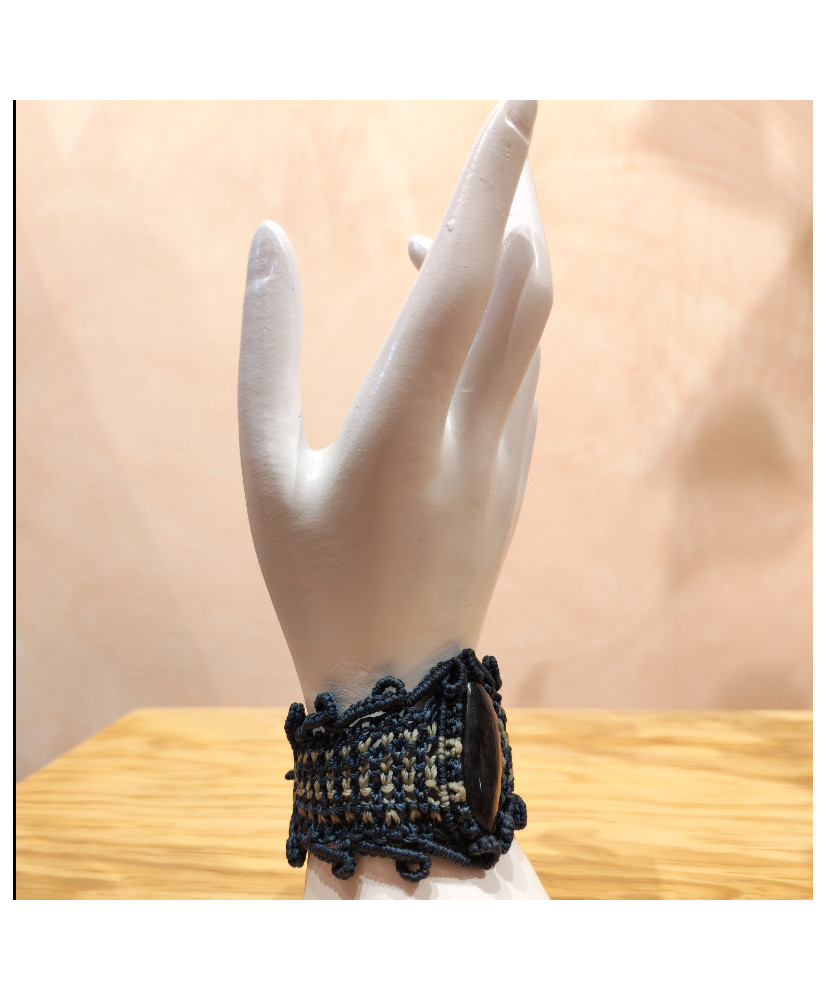 Pulsera artesanal con obsidiana 'manto huichol'