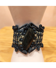 Pulsera artesanal con obsidiana 'manto huichol'