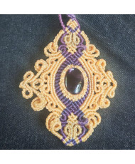 Collar artesanal con cuarzo amatista