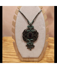 Collar artesanal con cuarzo amatista