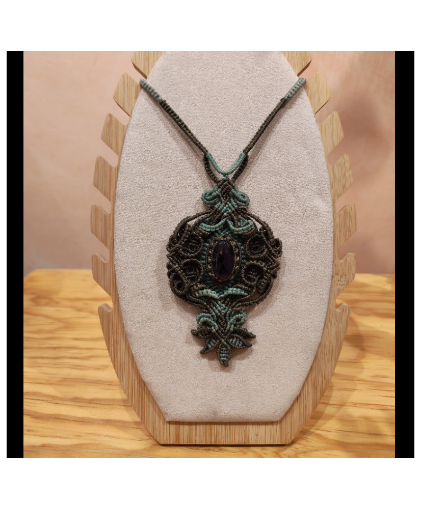 Collar artesanal con cuarzo amatista