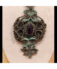 Collar artesanal con cuarzo amatista