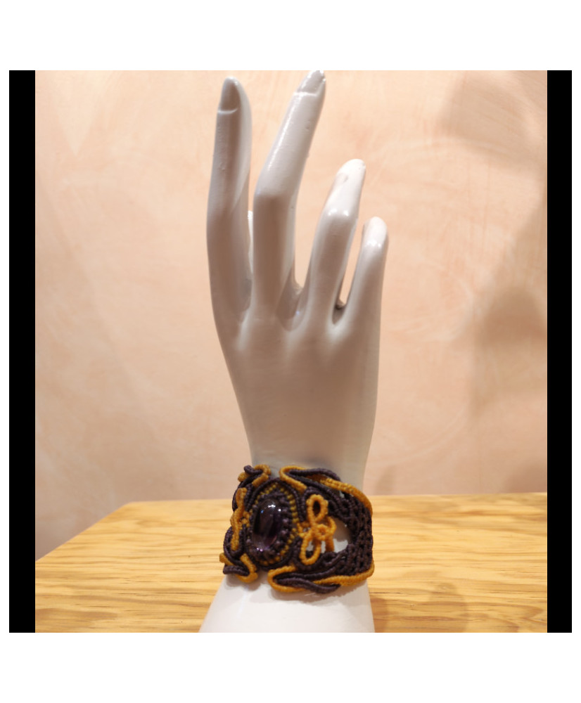 Pulsera artesanal con cuarzo amatista