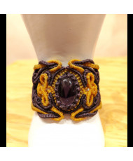 Pulsera artesanal con cuarzo amatista