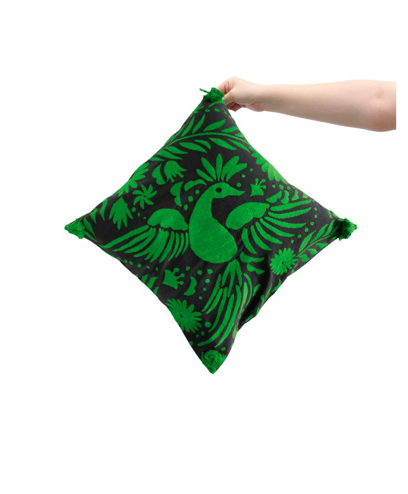 Cojín Pavorreal Otomí (base Negra)