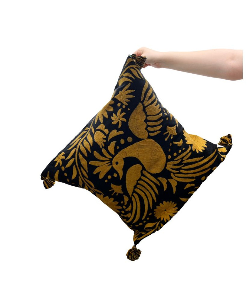 Cojín Pavorreal Otomí (base Negra)