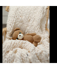Manta y osito tejidos a crochet