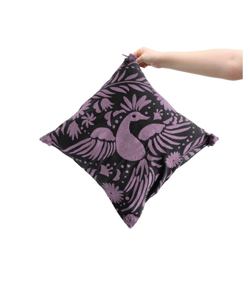 Cojín Pavorreal Otomí (base Negra)