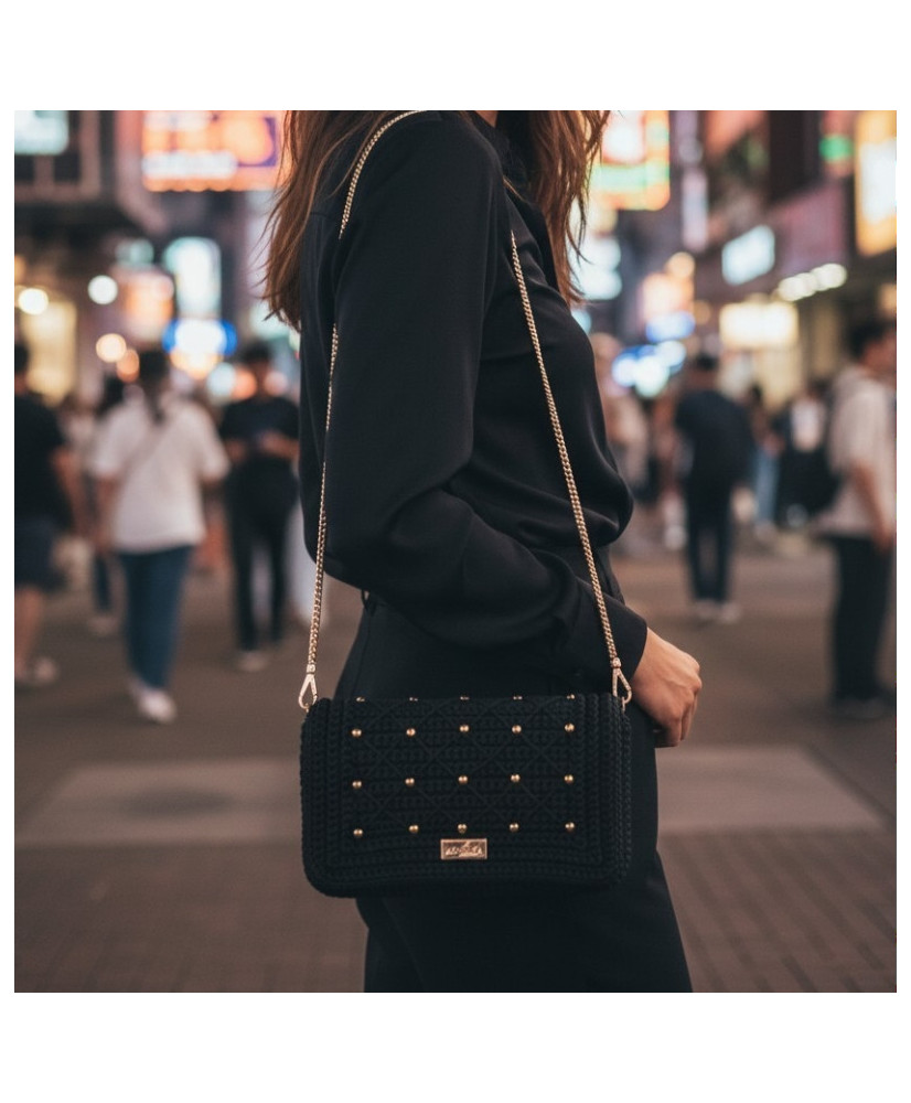 Bolso con estoperoles