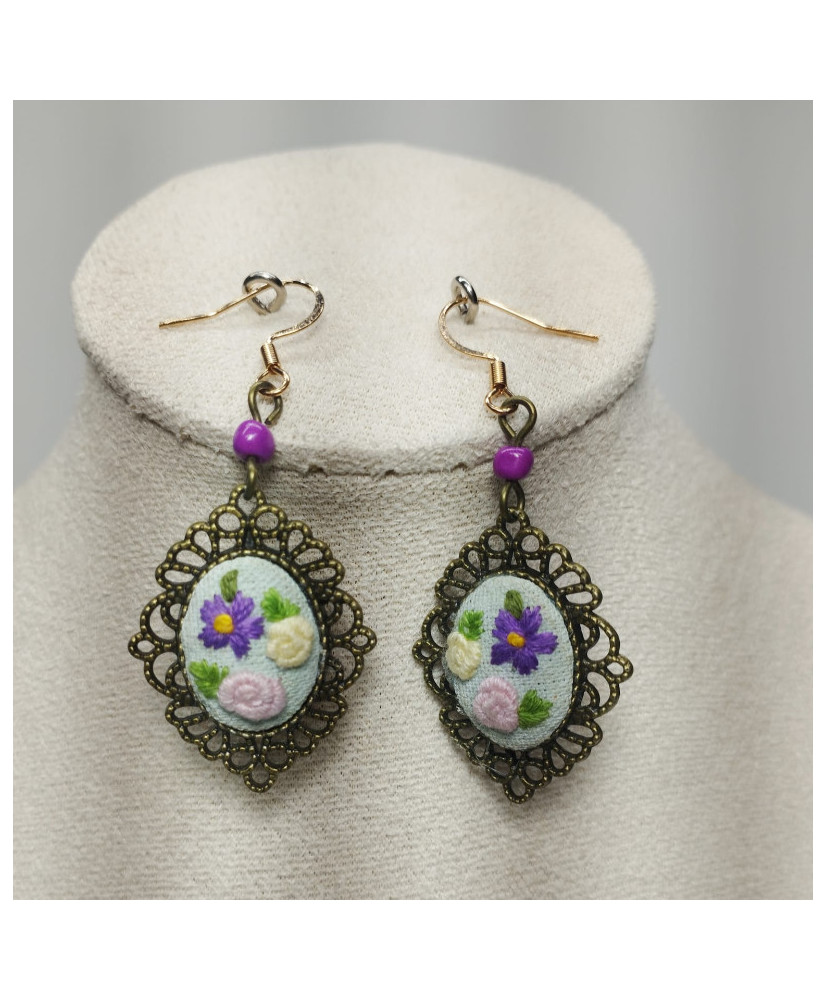 Accesorios bordados