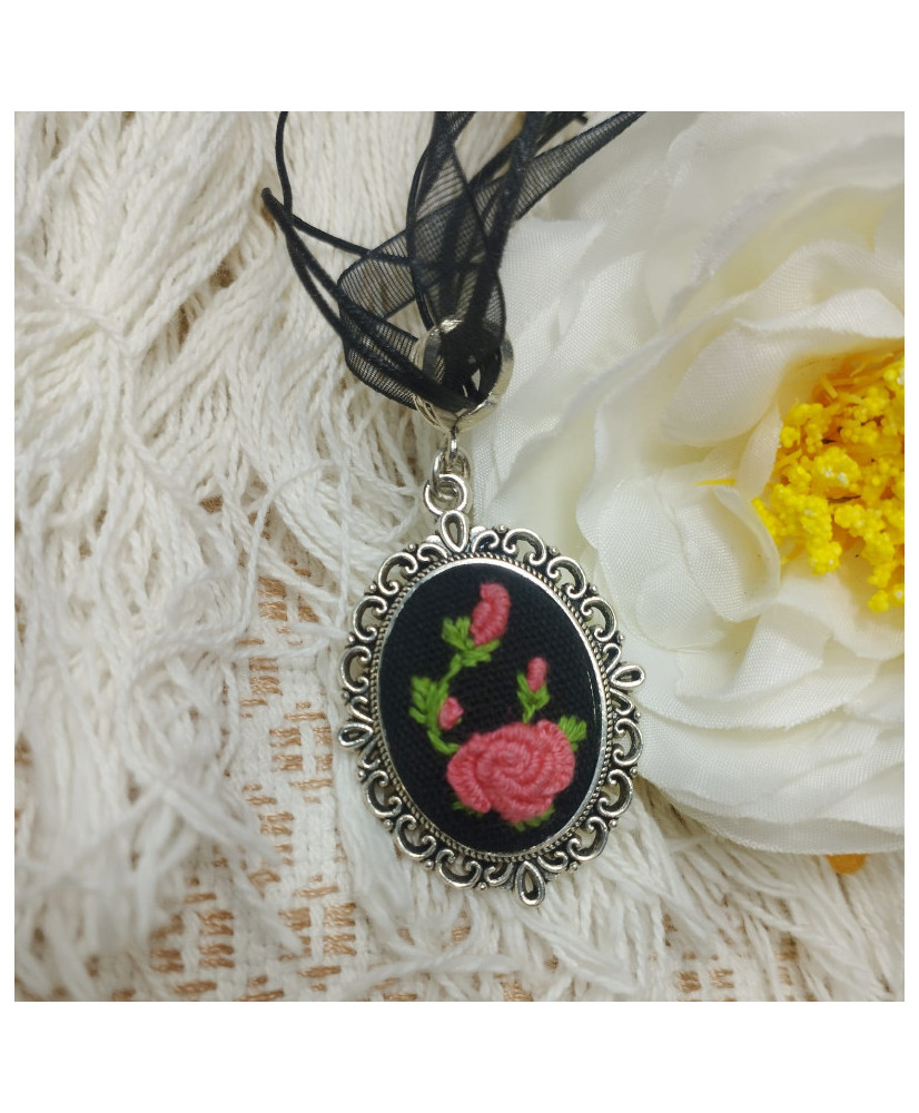 Accesorios bordados