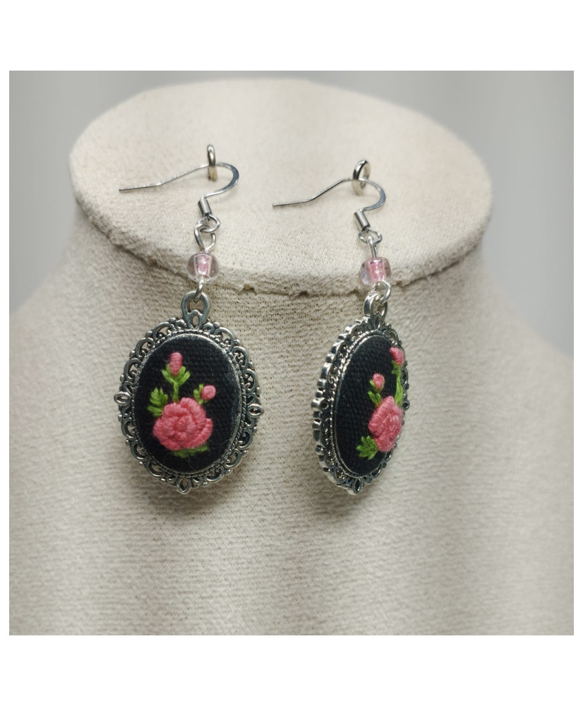 Accesorios bordados