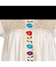Vestido Artesanal Talla Grande - Manta Beige con Bordado Floral Multicolor.
