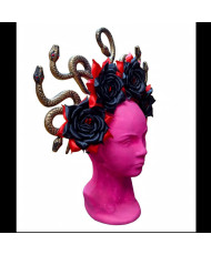 Tocado de Medusa con Rosas Negras y Serpientes Doradas - Diadema Artesanal Halloween / Catrina / Carnaval.