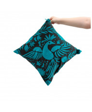 Cojín Pavorreal Otomí (base Negra)